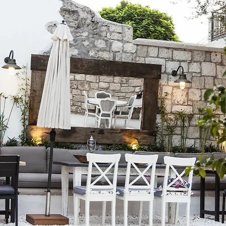 Sakula Hotel